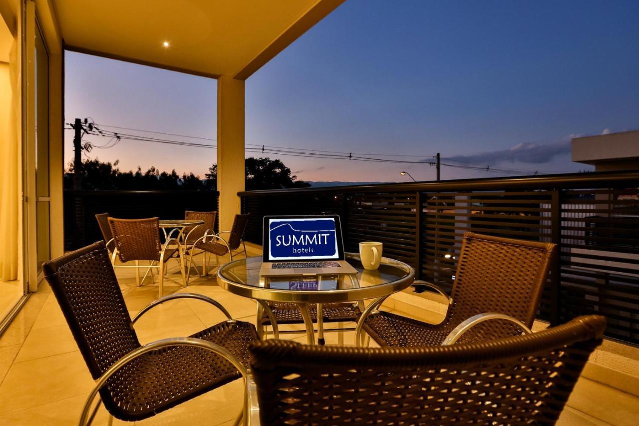 Summit Suites Hotel Пиндамоньянгаба Экстерьер фото