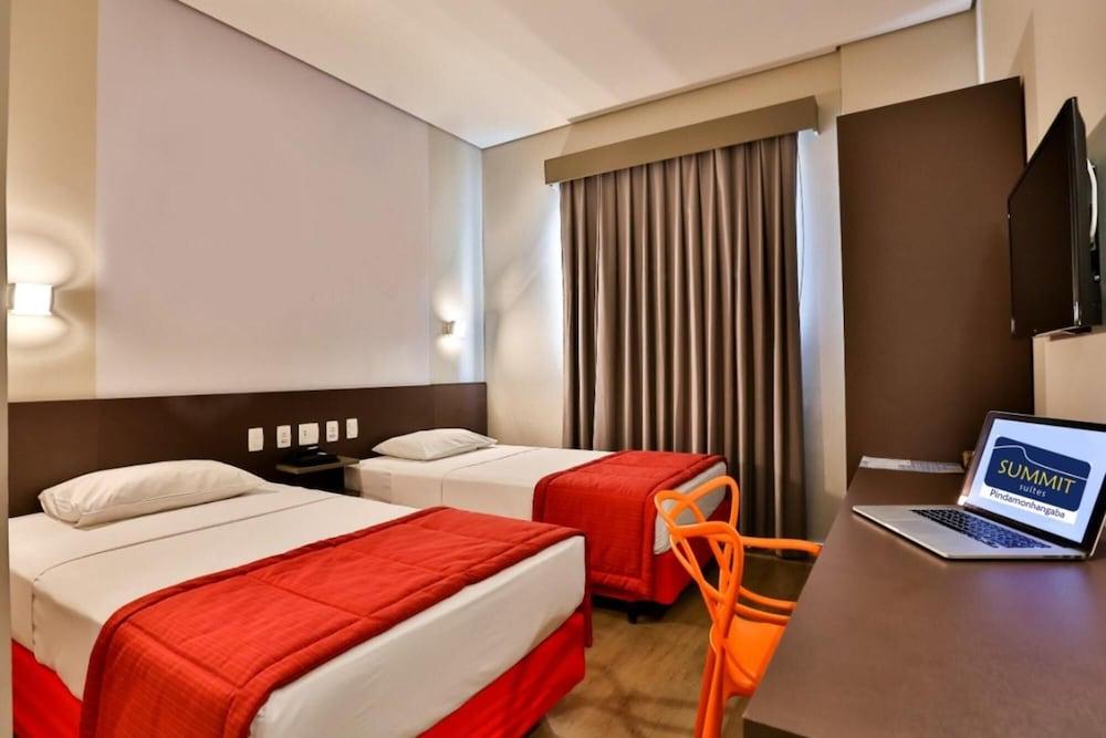 Summit Suites Hotel Пиндамоньянгаба Экстерьер фото